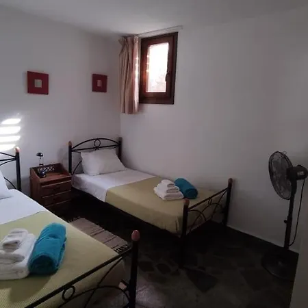 Laura בית נופש פארוס