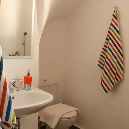 בית נופש Laura *