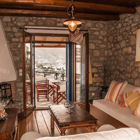 Laura בית נופש פארוס